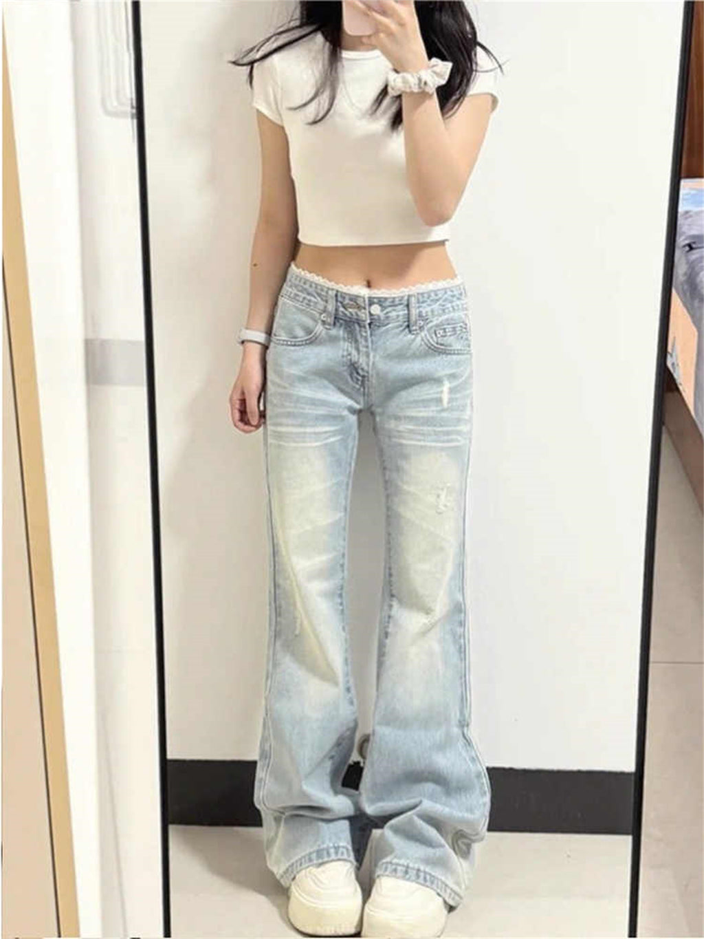 Damen Washed Slim Flared Jeans – Bild 2 | LuxeStyle