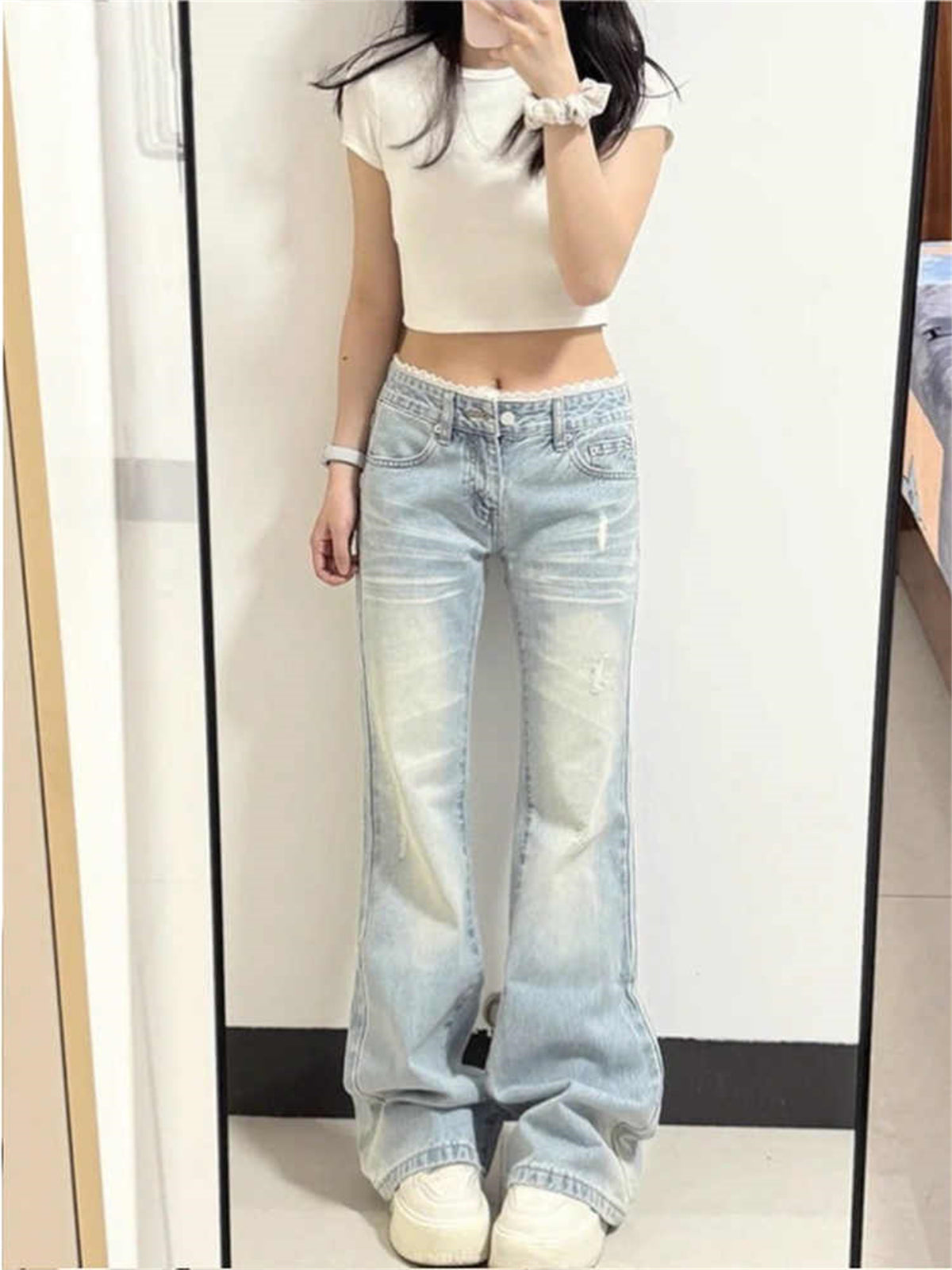 Damen Washed Slim Flared Jeans – Bild 2 | LuxeStyle
