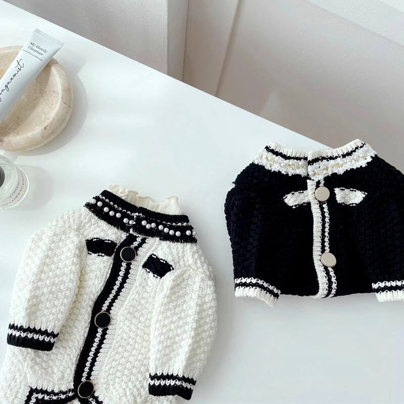 Hundepullover mit Perlenkragen – Bild 4 | LuxeStyle