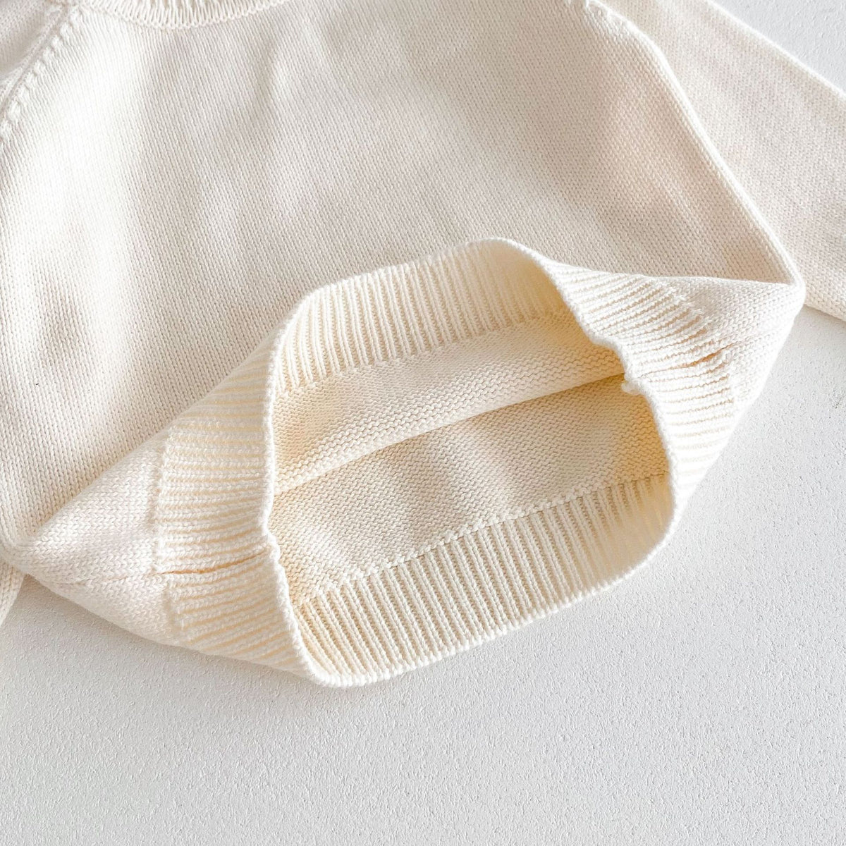 Baby Raglan Pullover und Hose Set – Bild 4 | LuxeStyle