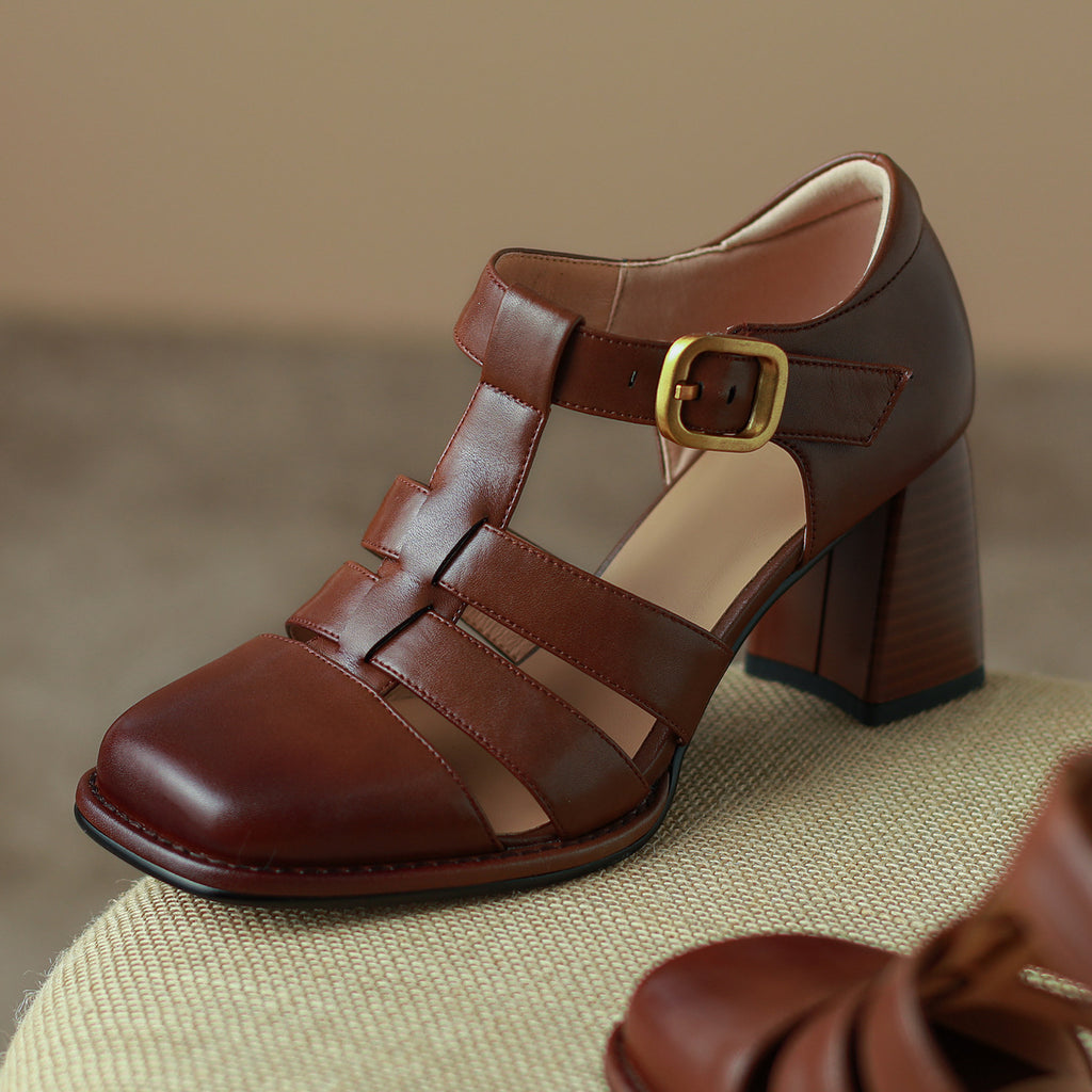 Vintage Sandalen mit T-Riemen und Blockabsatz