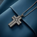 Doppellagige Kreuz-Halskette mit Zirkonia