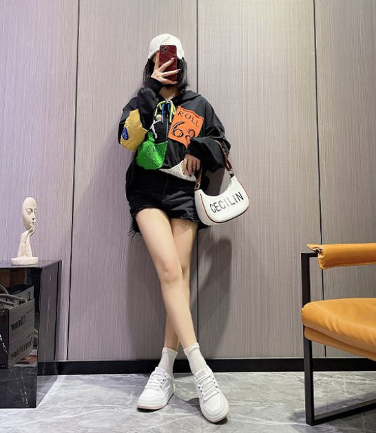 Schulstil weisse Sneaker mit flachem Schuh – Bild 3 | LuxeStyle