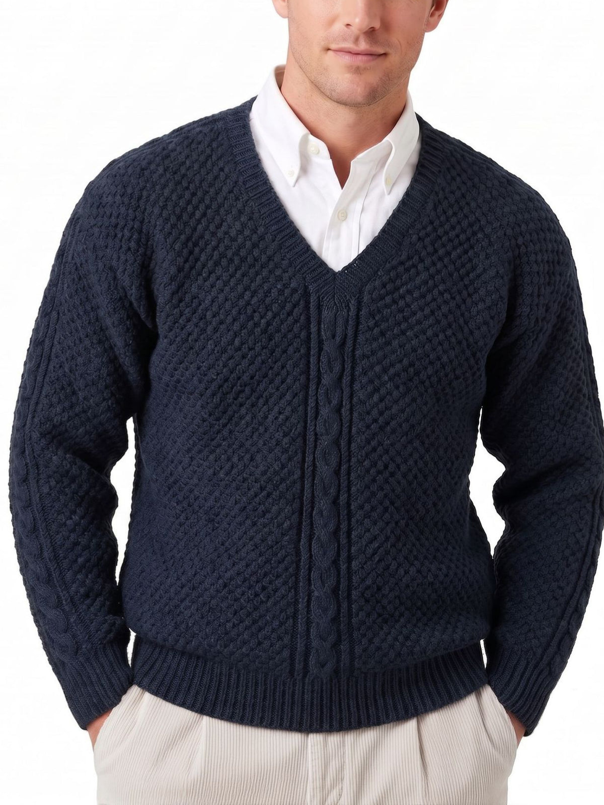 Herren V-Ausschnitt Pullover mit Zopfmuster – Bild 3 | LuxeStyle