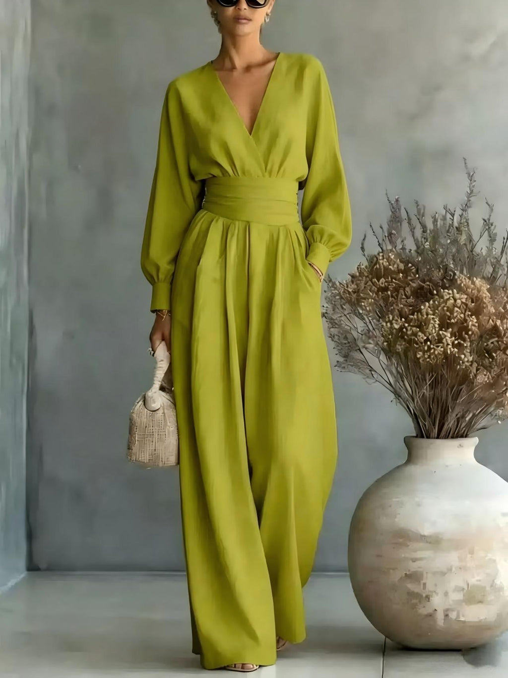 V-Ausschnitt Jumpsuit mit langer Ärmel