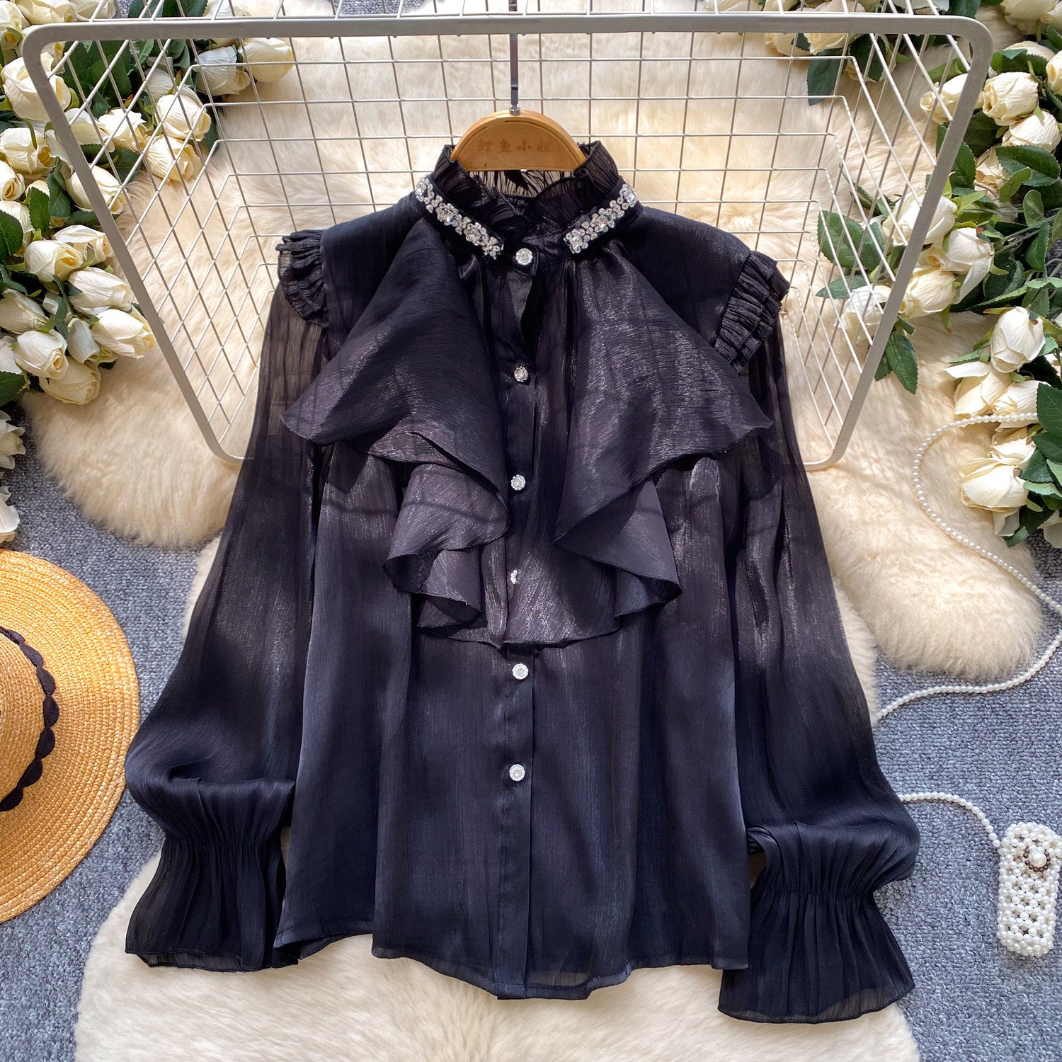 Elegantes Rüschen-Shirt mit Perlen