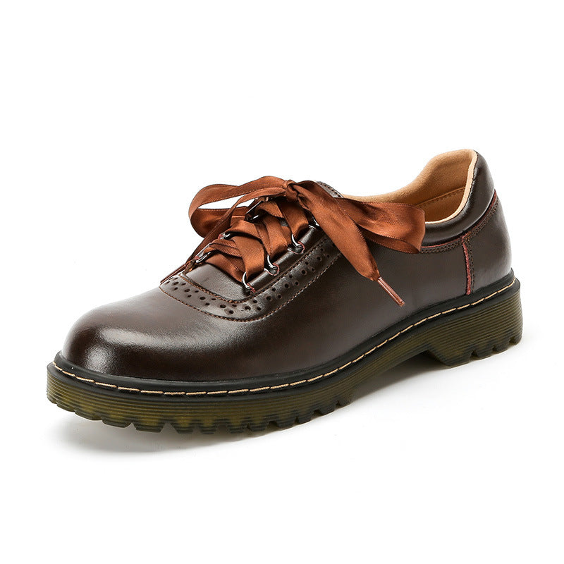 Retro Pumps mit Schnürung und Blockabsatz