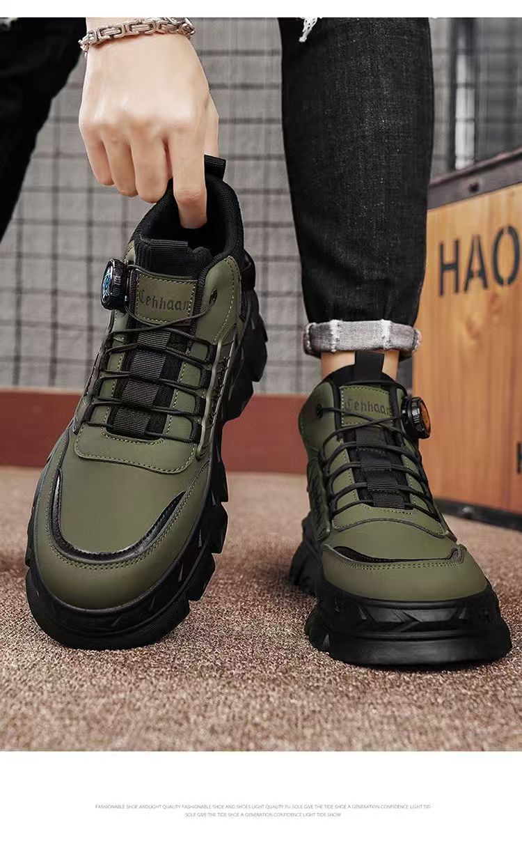 Sportliche Outdoor Boots mit leichter Erhöhung