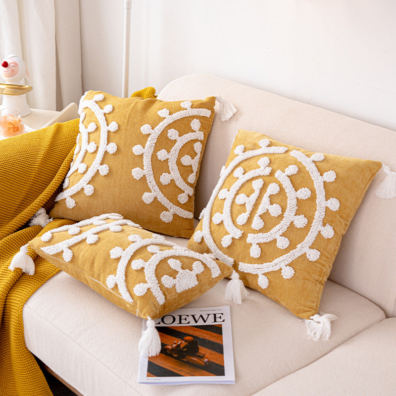 Samt-Kissenbezug mit Stickerei und Quasten – Bild 5 | LuxeStyle