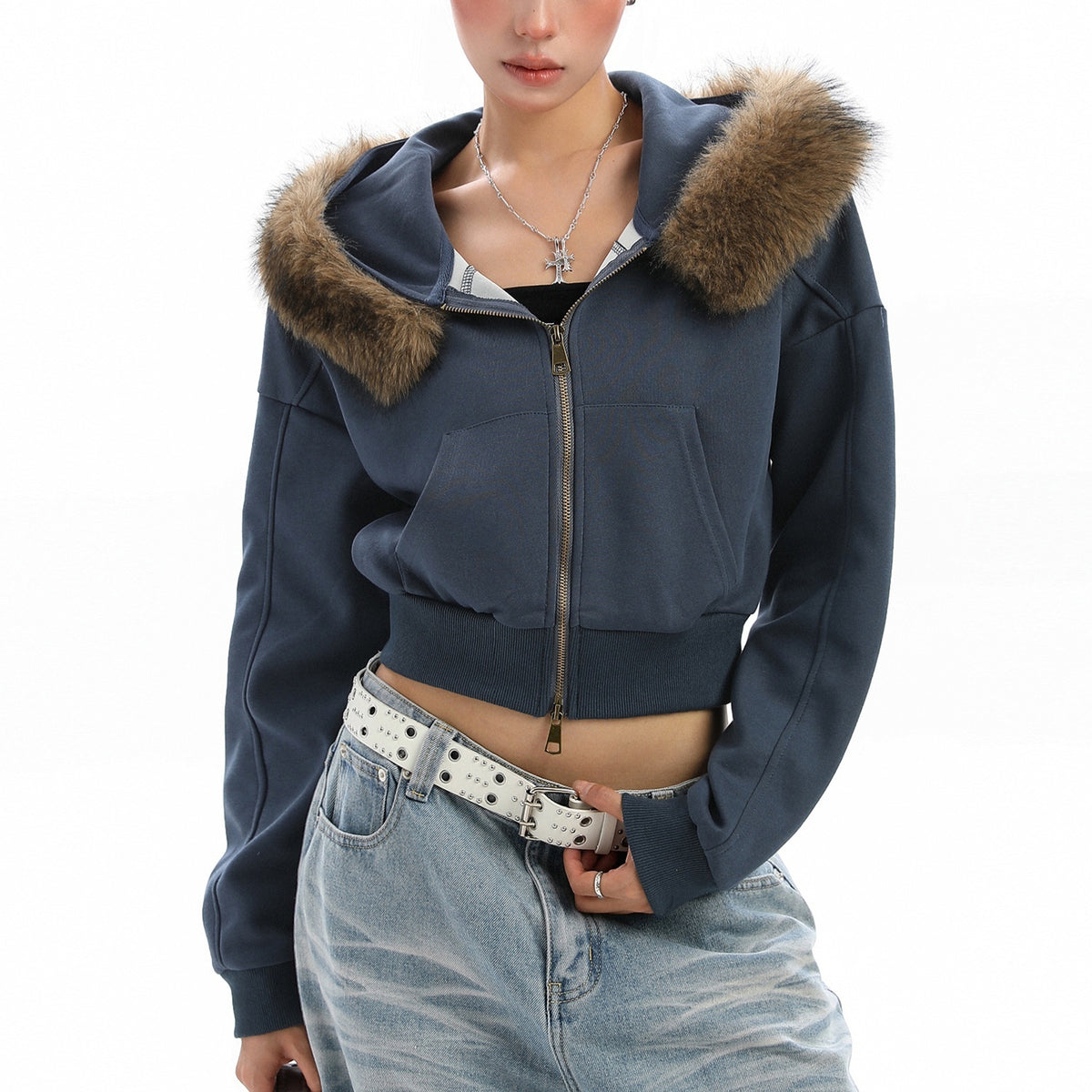 Kurze Kapuzenjacke mit Fellkragen | LuxeStyle