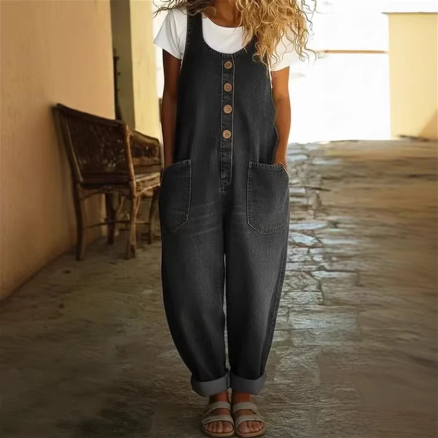 Ärmelloser Denim-Jumpsuit mit Taschen
