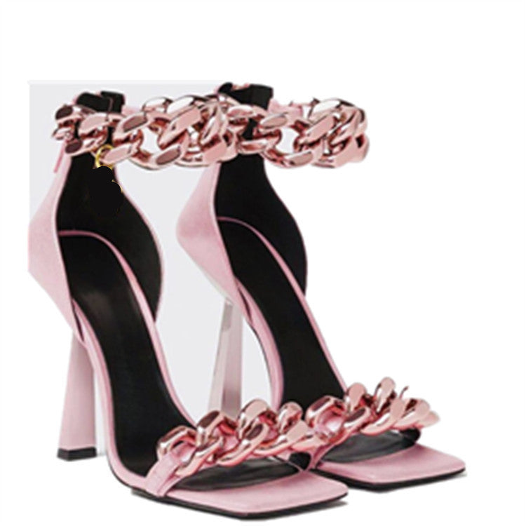 Trendige Stiletto-Sandalen mit Karree-Spitze