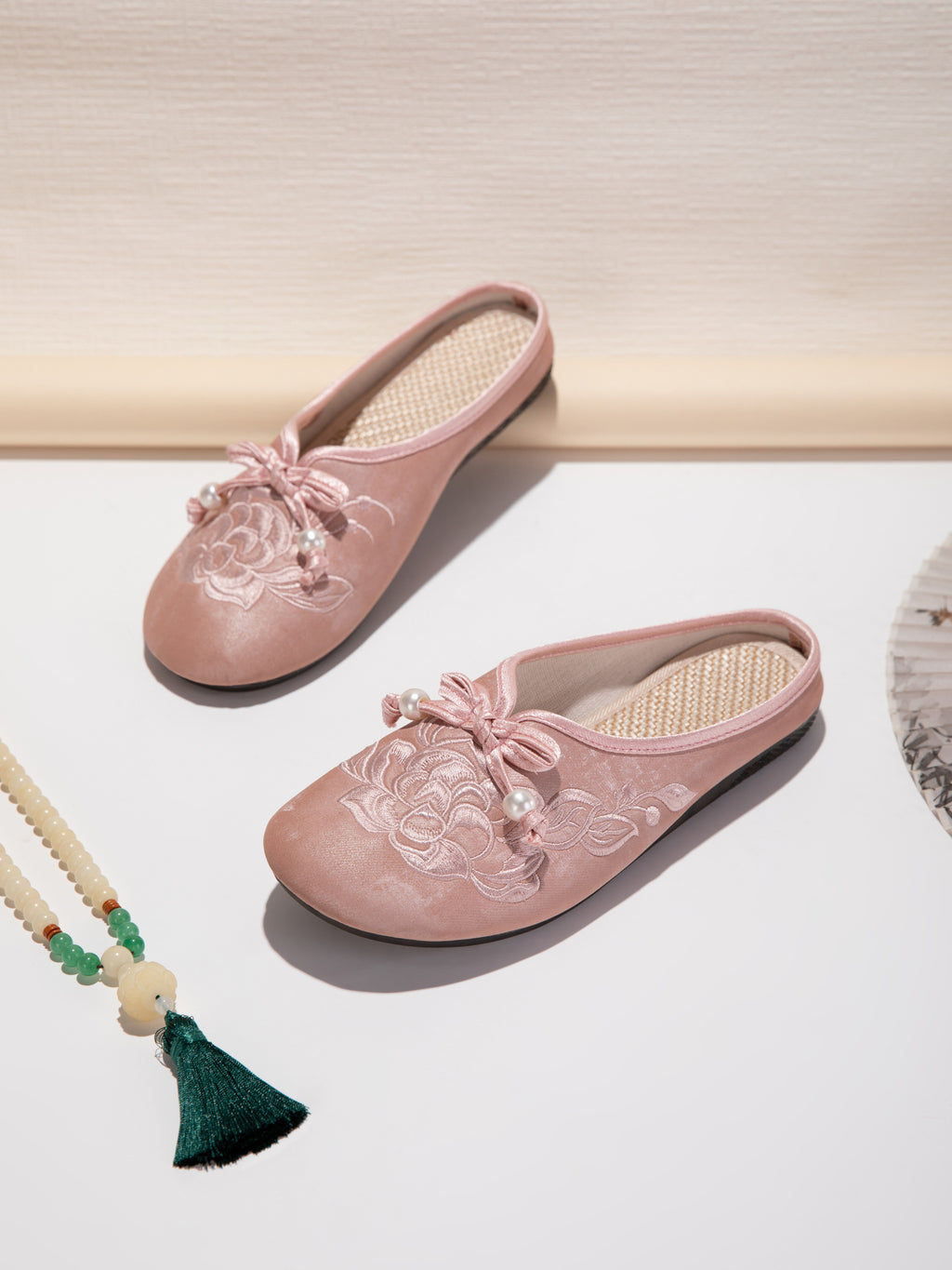 Bestickte Mules – Beige, elegant & bequem