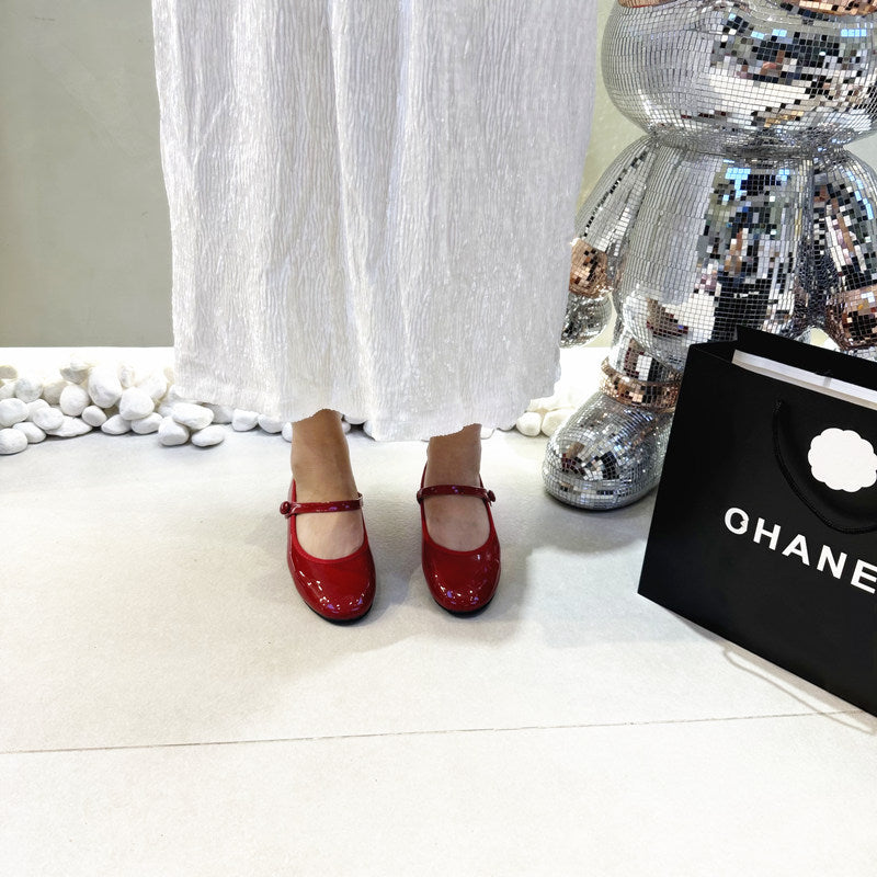Mary Jane Pumps mit Riemchen und Blockabsatz