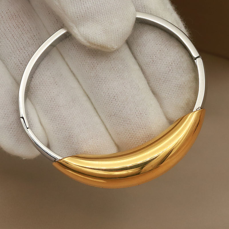 Ovales Armband aus Titanstahl – Gold & Silber – Bild 4 | LuxeStyle