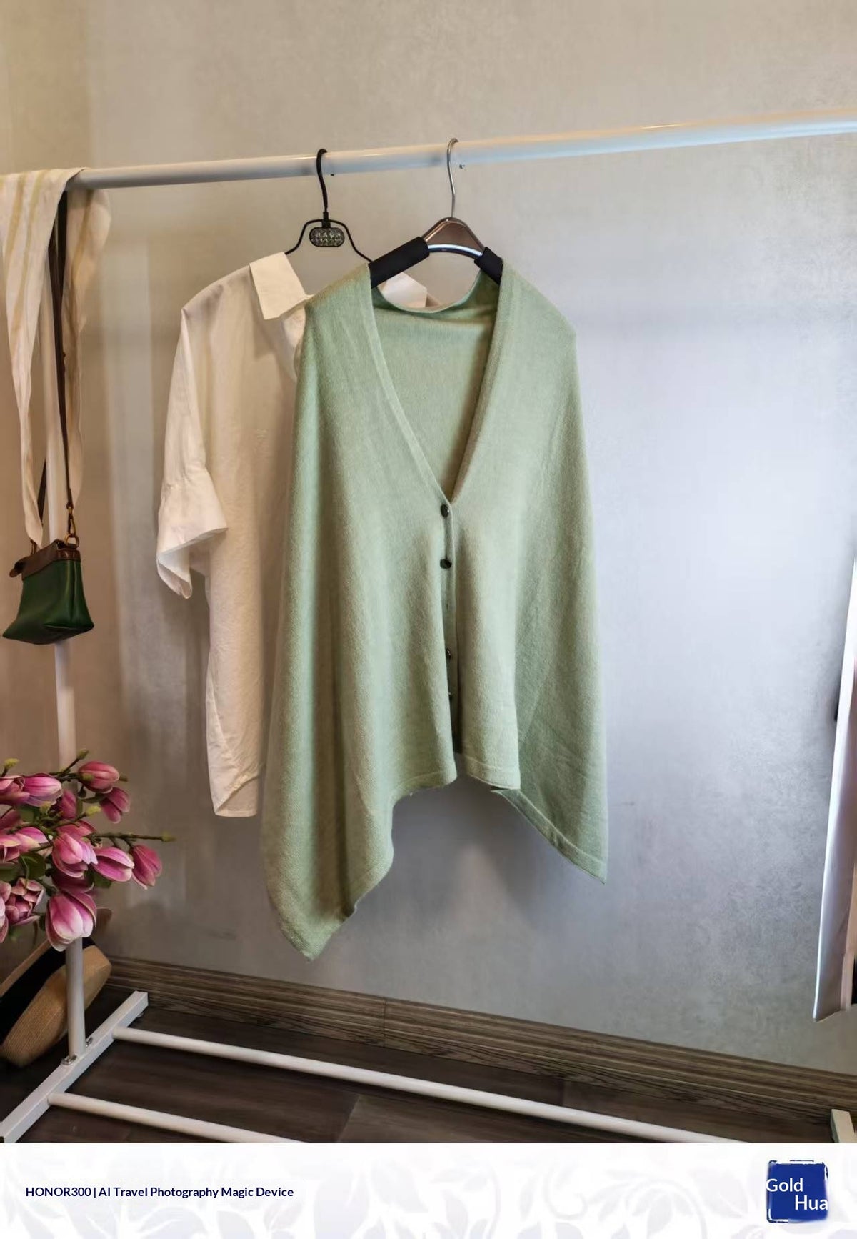Schwarzer Wollschal mit Vintage‑Look – Bild 9 | LuxeStyle