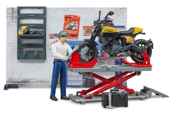 bworld Motorradwerkstatt mit Scrambler Ducati Full Throttle – Bild 1 | LuxeStyle