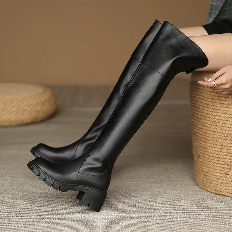 Winterstiefel mit dicken Absätzen