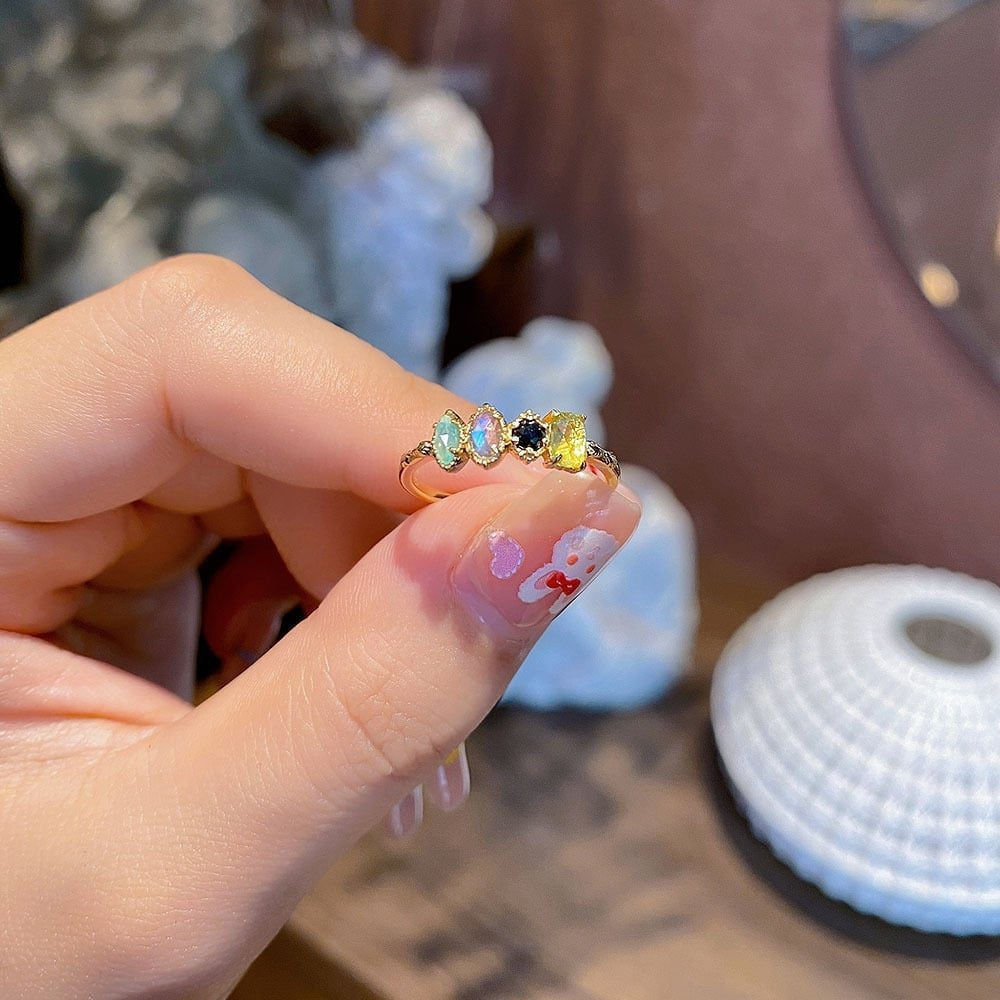 Personalisierter Ring mit Stein