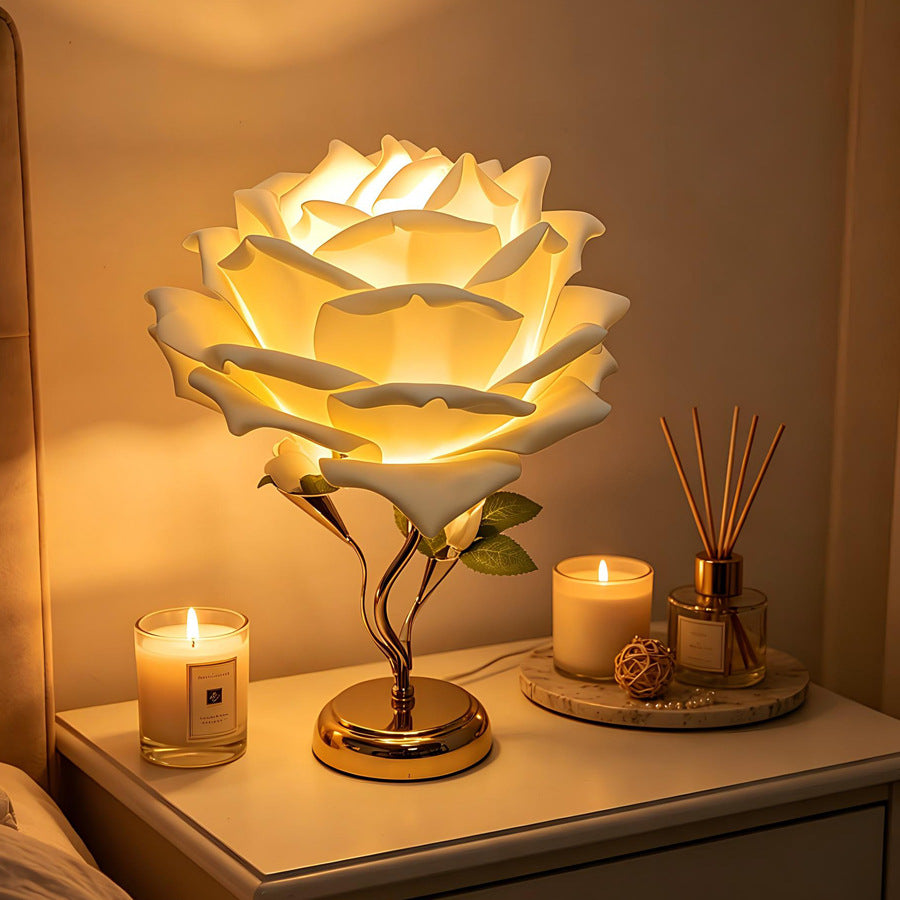 Rosenförmige Tischlampe in Weiss und Rosa – Bild 2 | LuxeStyle
