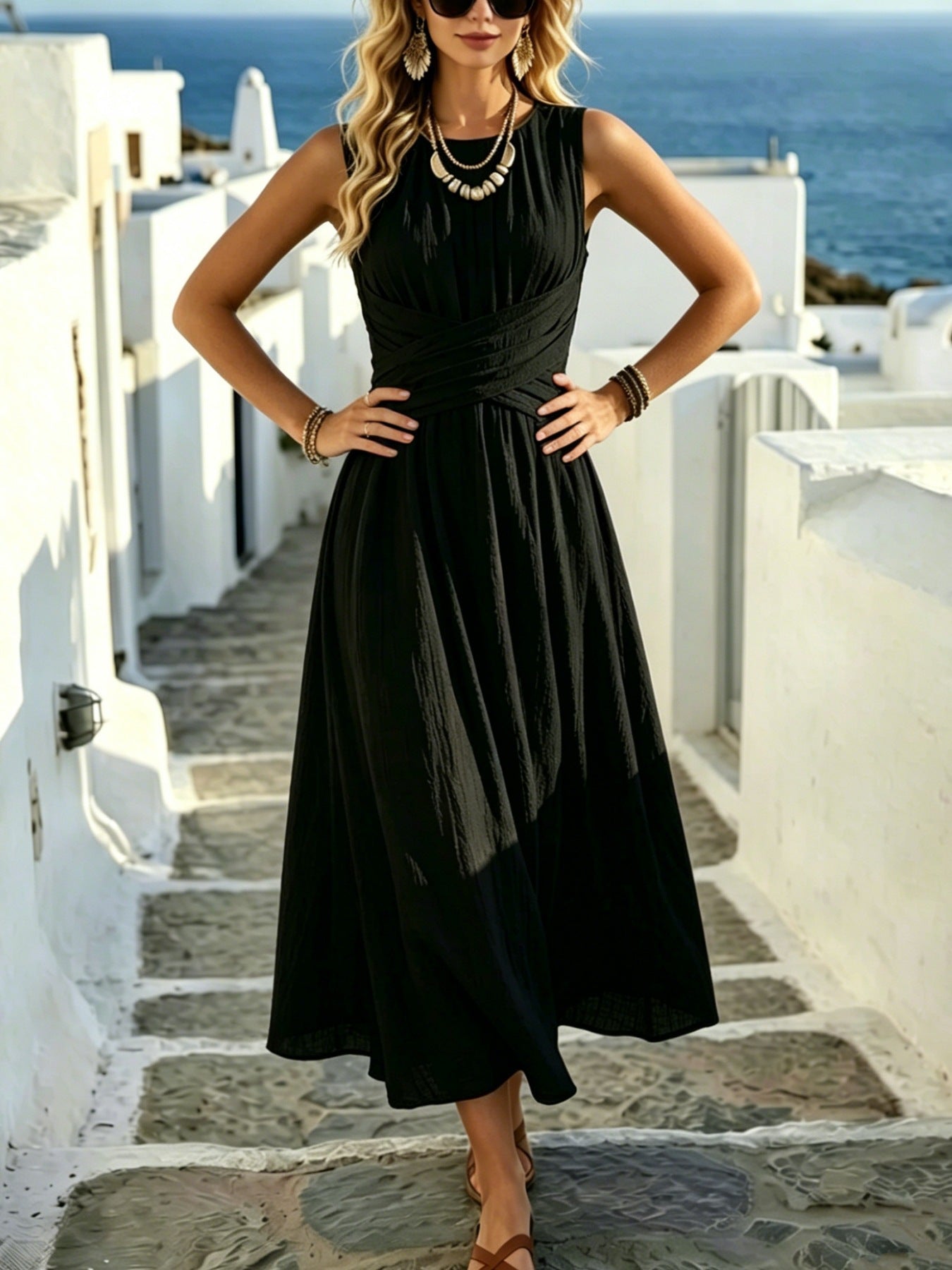 Ärmelloses Sommerkleid mit Wickelkragen