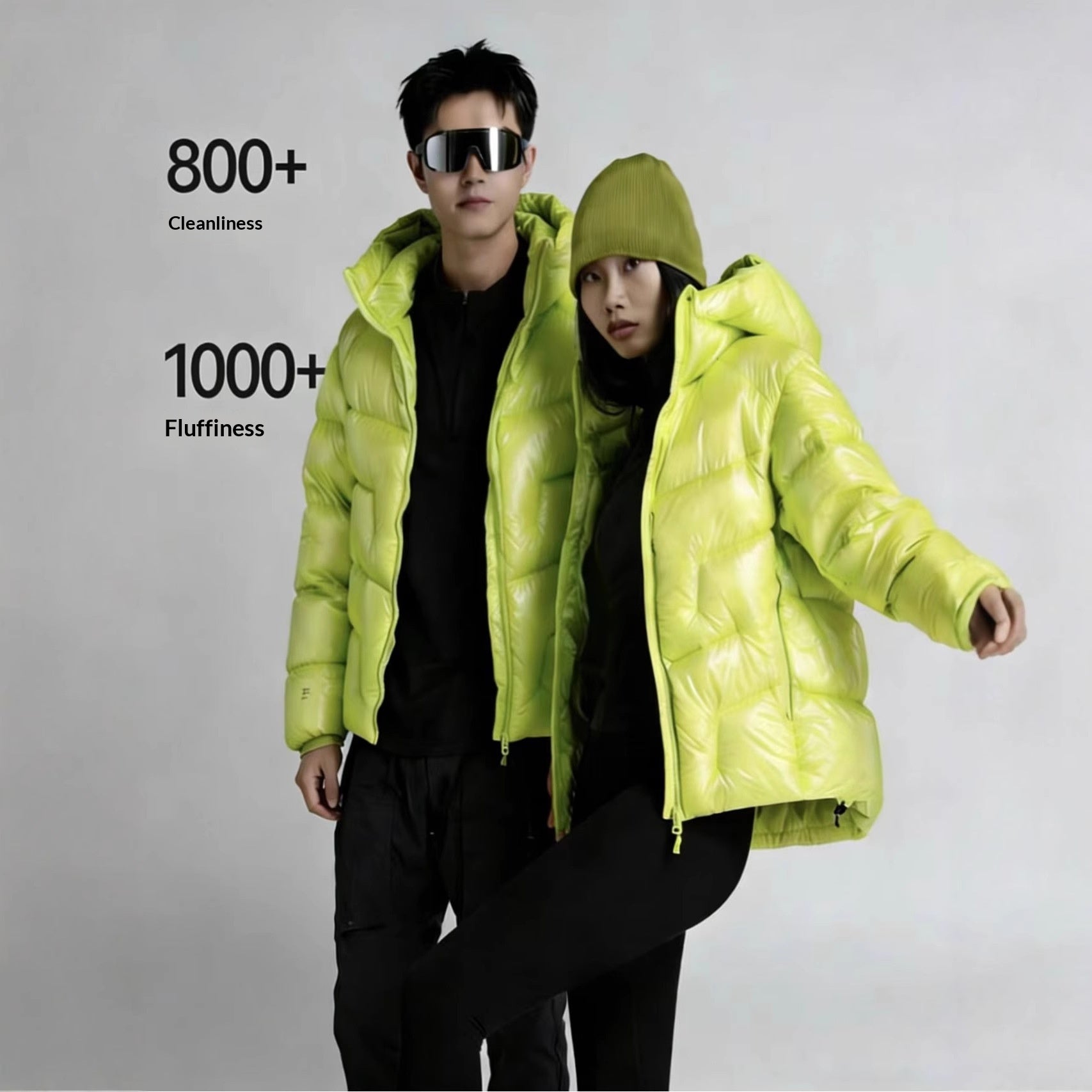 Kurze Daunenjacke mit Kapuze