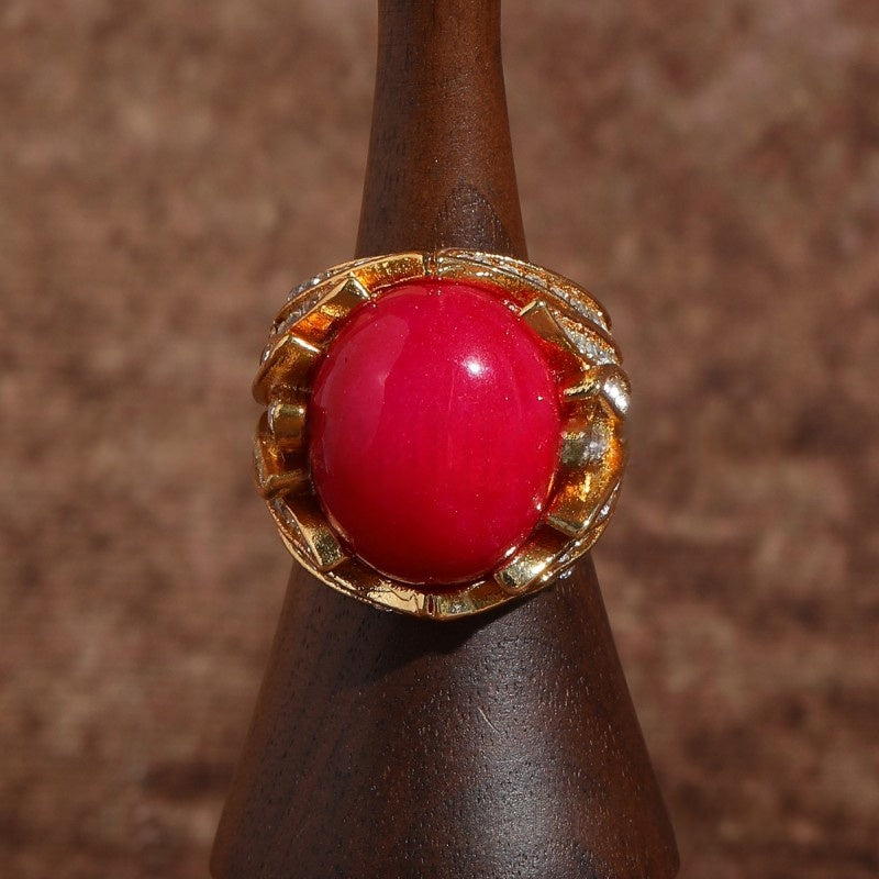 Vintage-Ring mit rotem Kristall und Achat