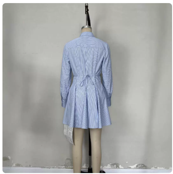 Gestreiftes Hemdkleid mit A-Linie