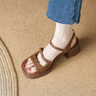 Milchweisse Retro-Sandalen – Bild 3 | LuxeStyle