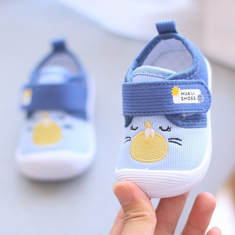 Weisse Baby Quietschschuhe mit weicher Sohle für Frühling/Herbst