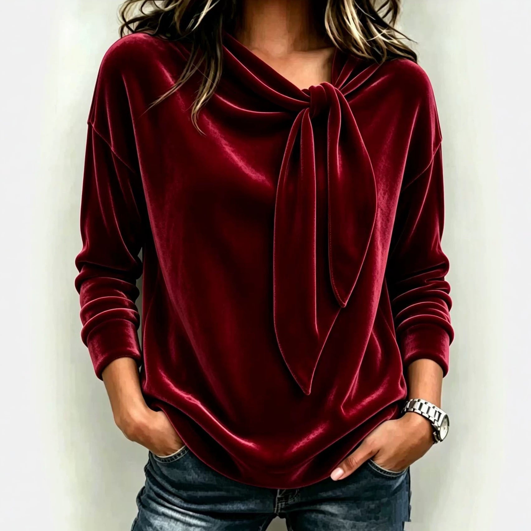 Damen Velourspulli mit Schleife