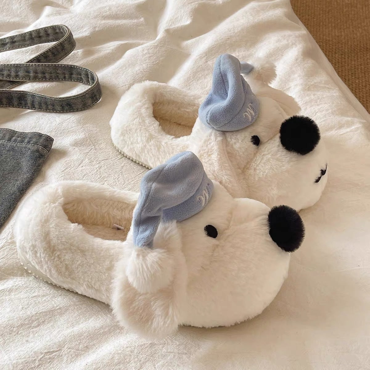 Weiche Winterbettmütze und rutschfeste Hausschuhe | LuxeStyle