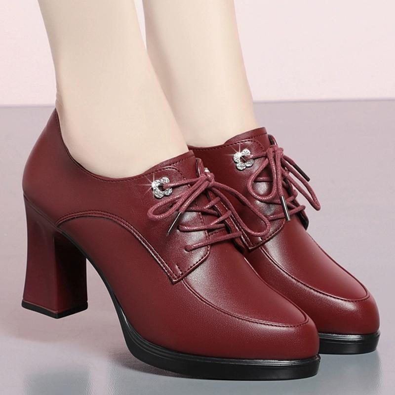 Chunky-Heel Peep-Toe Pumps im neuen China-Stil