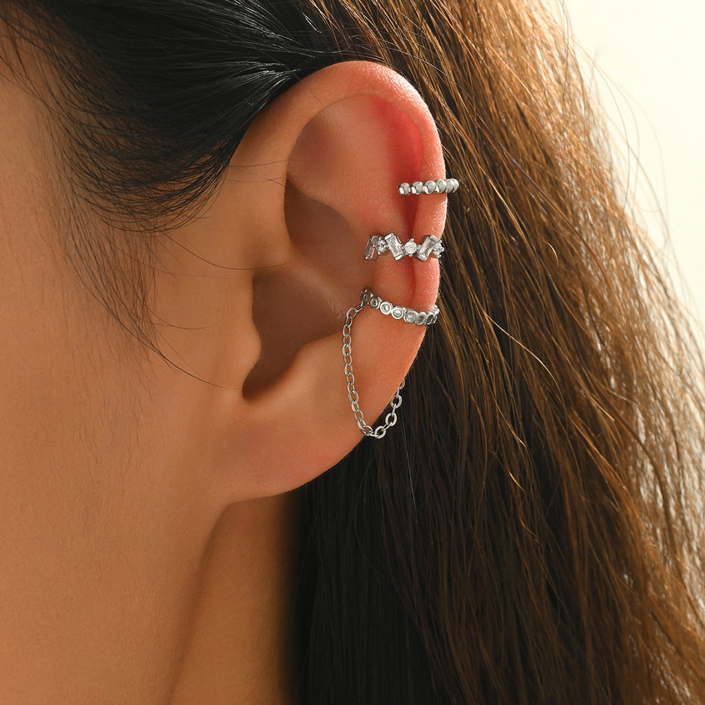 Ohrringe mit Strass-Kettchen und Quaste