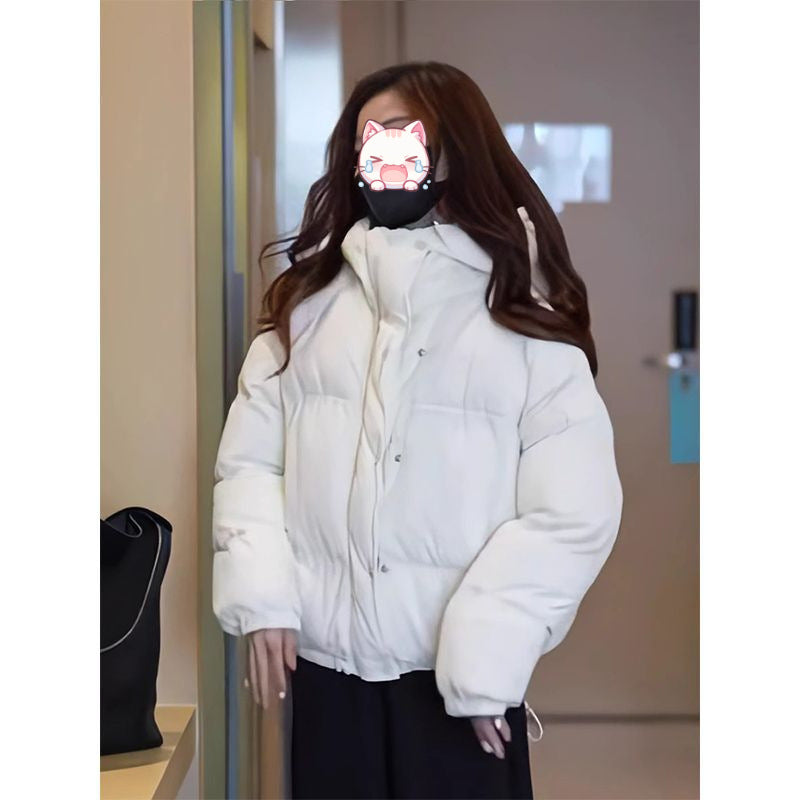 Kurze Winterjacke mit Kapuze