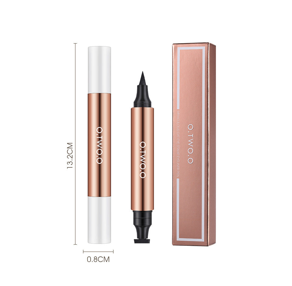 Wischfester Eyeliner – Bild 4 | LuxeStyle