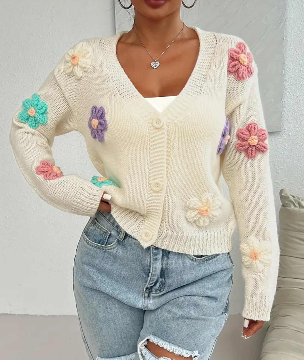 Strick-Cardigan mit 3D-Blumen und Stickereien