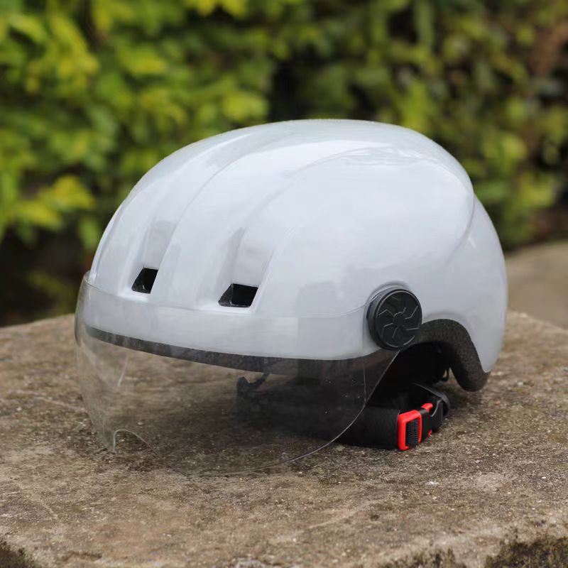 Fahrradhelm mit Visier – Bild 3 | LuxeStyle