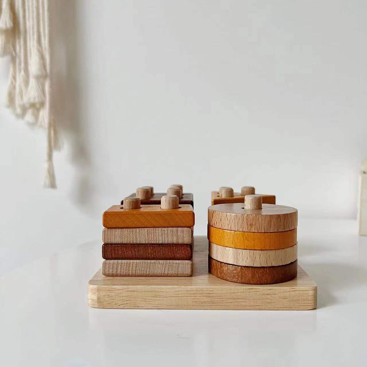 Holz-Steckspiel mit Säulen und Bausteinen – Bild 4 | LuxeStyle