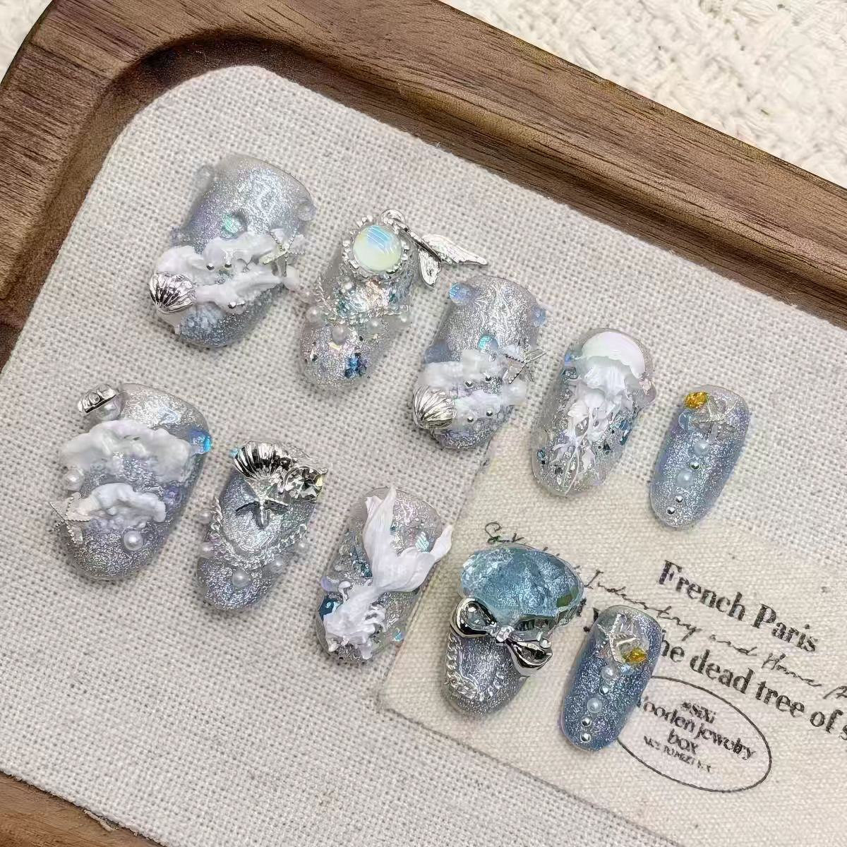 Handgemachte Wearable Nails