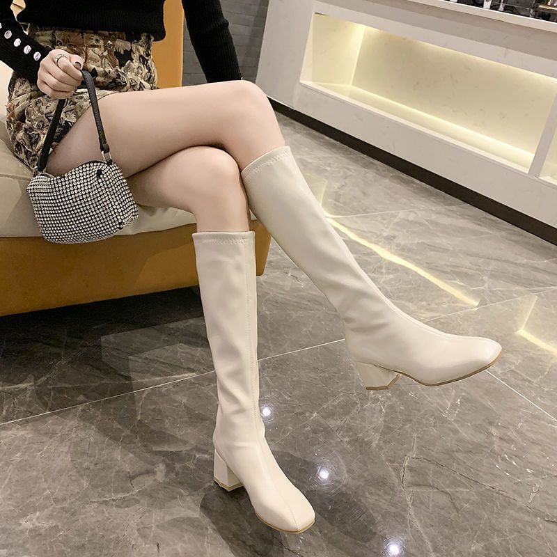 Overknee-Stiefel mit eckiger Spitze
