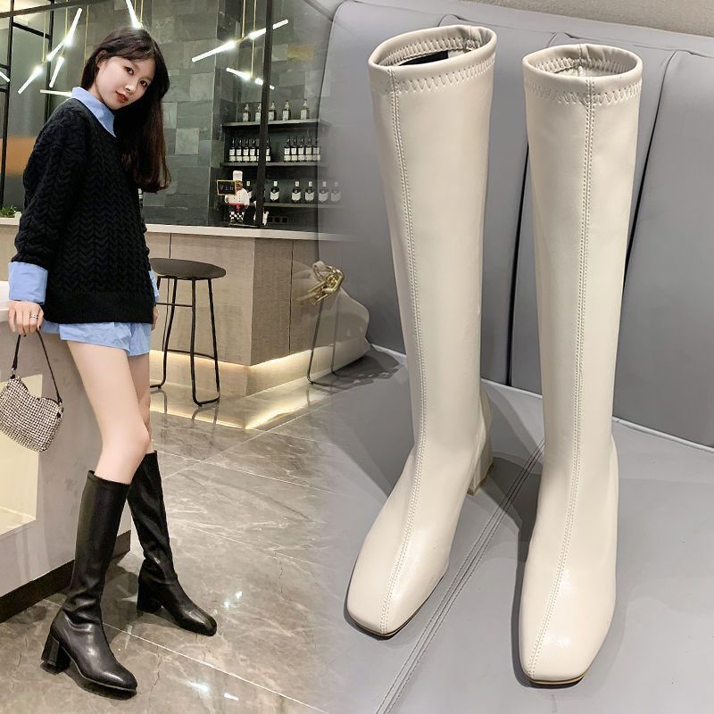 Overknee-Stiefel mit eckiger Spitze