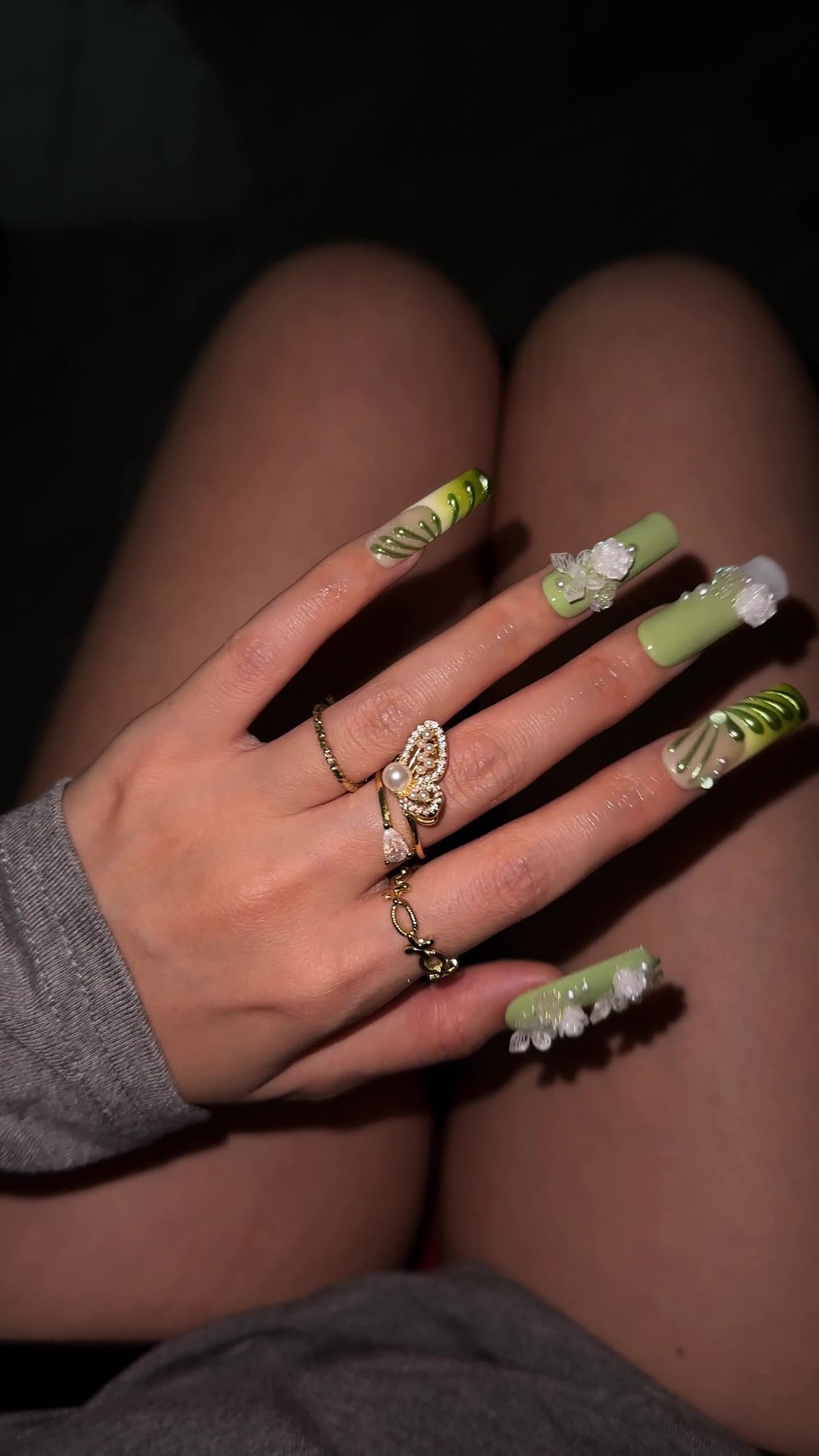 Handgemachte Herz-Nägel mit Diamanten – Bild 2 | LuxeStyle