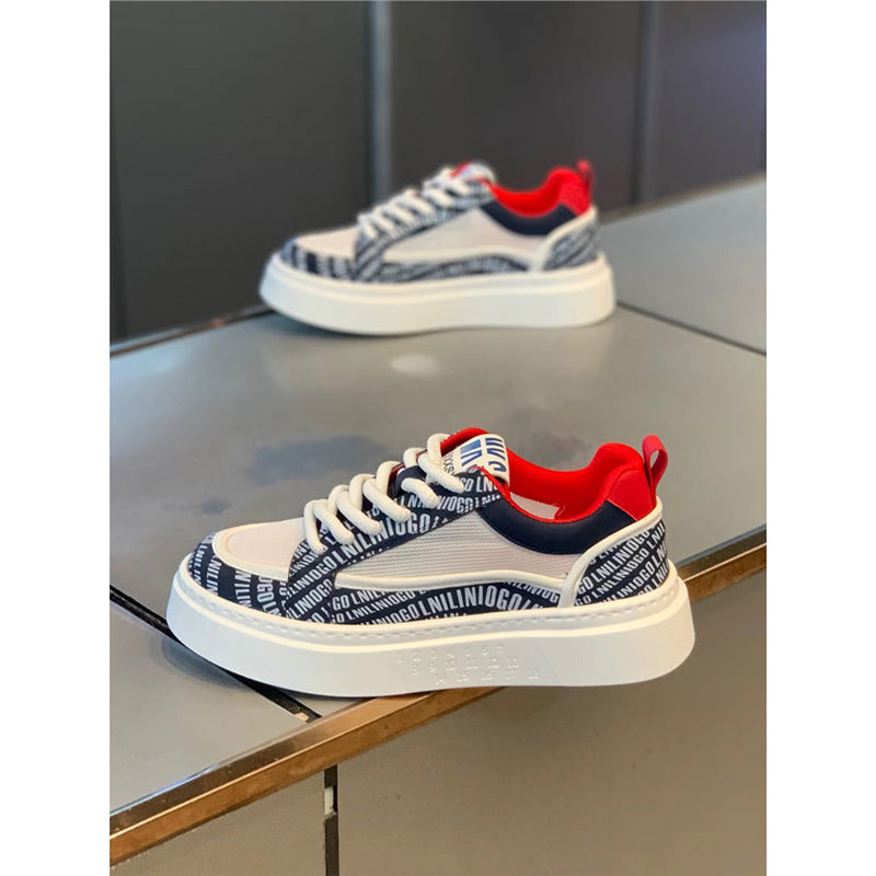 Atmungsaktiver Sneaker mit dicker Sohle