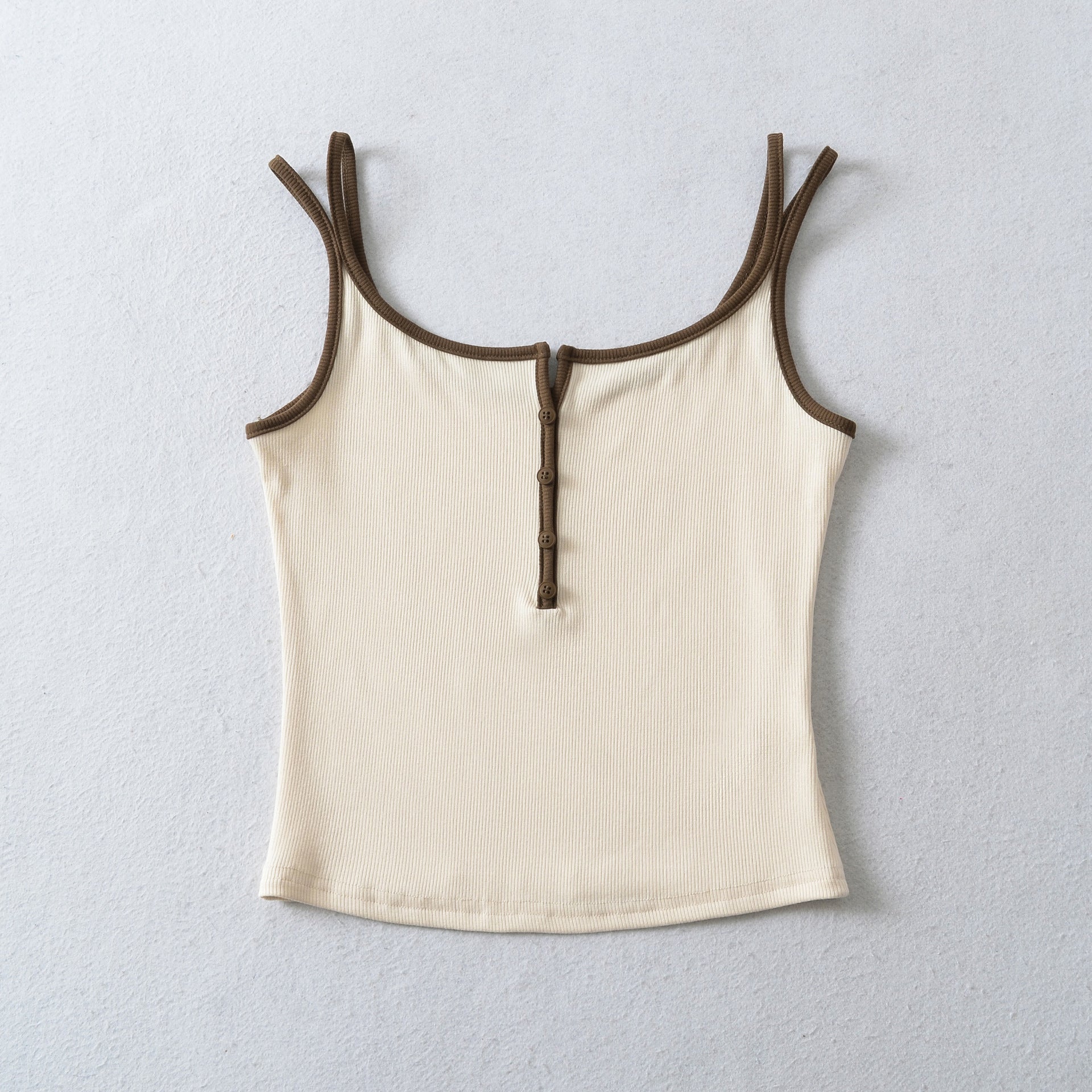 U-Boot-Neck Camisole mit Kontrastträgern