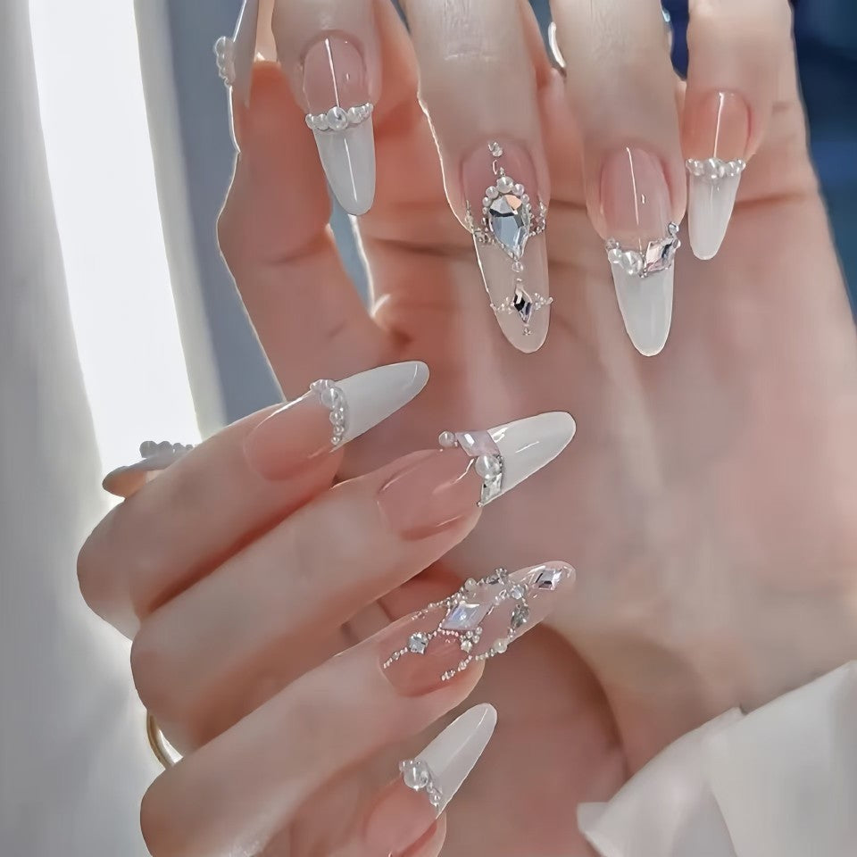 Barlow-Pearl-Nagelstück – Bild 2 | LuxeStyle
