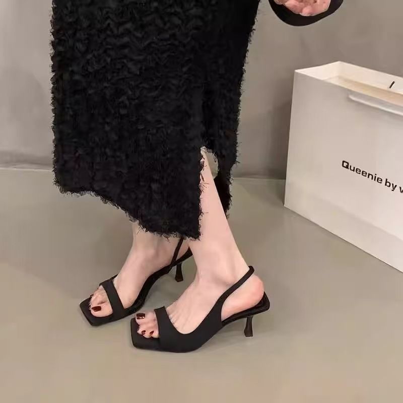 Square-Toe leichte Sandalen mit flachem Absatz – Bild 4 | LuxeStyle
