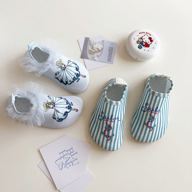 Rutschfeste Kinderschuhe mit kreativem Print