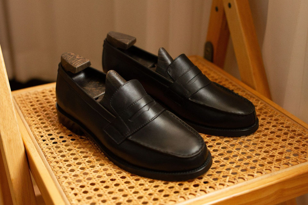 Retro-Leder Sneaker in Schwarz – Bild 7 | LuxeStyle