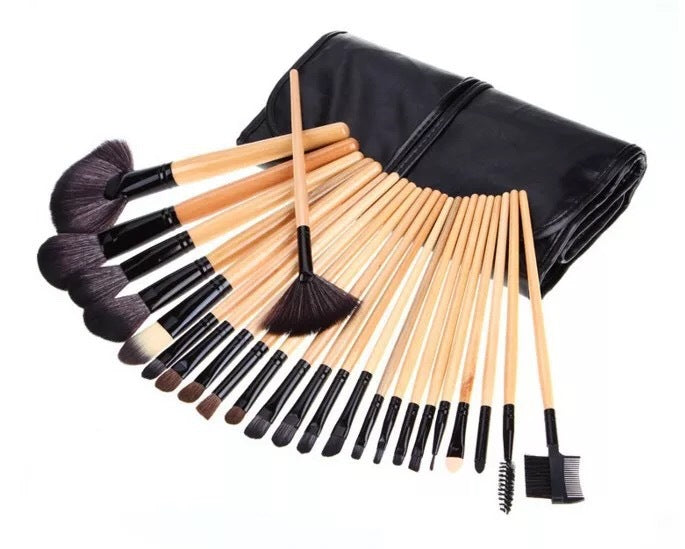 24-teiliges Make-up Pinselset mit Holzgriff – Bild 12 | LuxeStyle